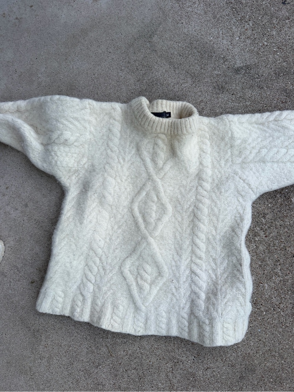 Fisherman out of Ireland 100% Wool sweater